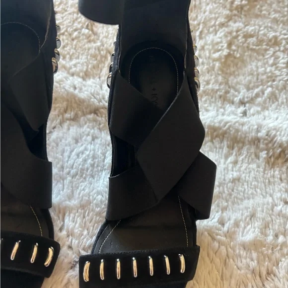 ( Kendall + Kylie) Elegant Black High Heel Sandals - Picture 5 of 11